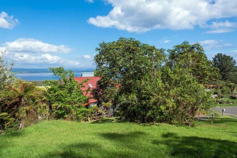 Photo of property in 24 Brunette Drive, Acacia Bay, Taupo, 3330