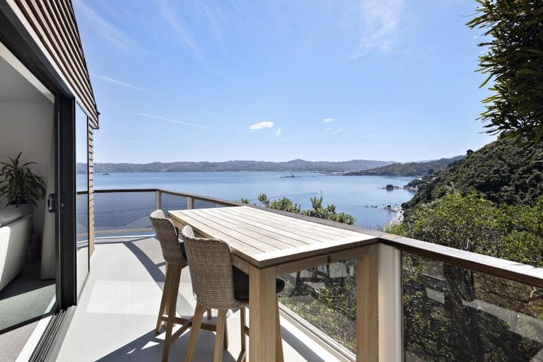 Photo of property in 55 Ferry Road, Days Bay, Lower Hutt, 5013