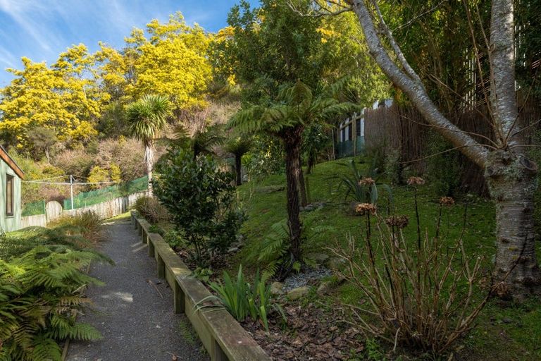 Photo of property in 17 Garden Terrace, Picton, 7220