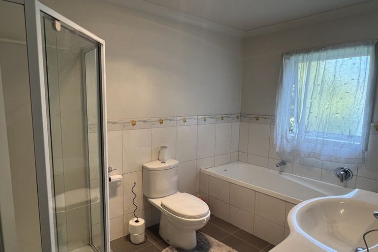 Photo of property in 111a Triangle Road, Massey, Auckland, 0614