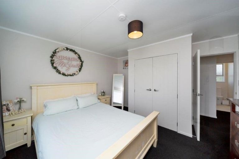 Photo of property in 33 Kamahi Avenue, Hawera, 4610