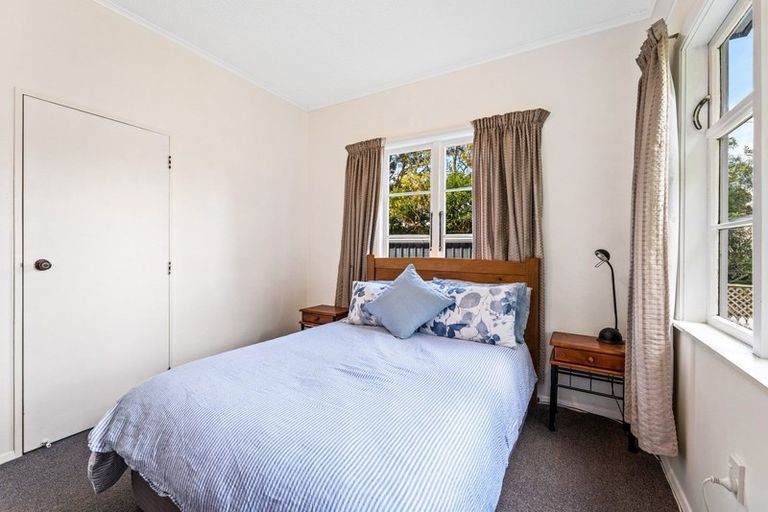 Photo of property in 52 The Drive, Tawa, Wellington, 5028