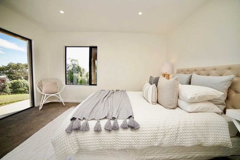 Photo of property in 27 Cannon Hill Crescent, Mount Pleasant, Christchurch, 8081