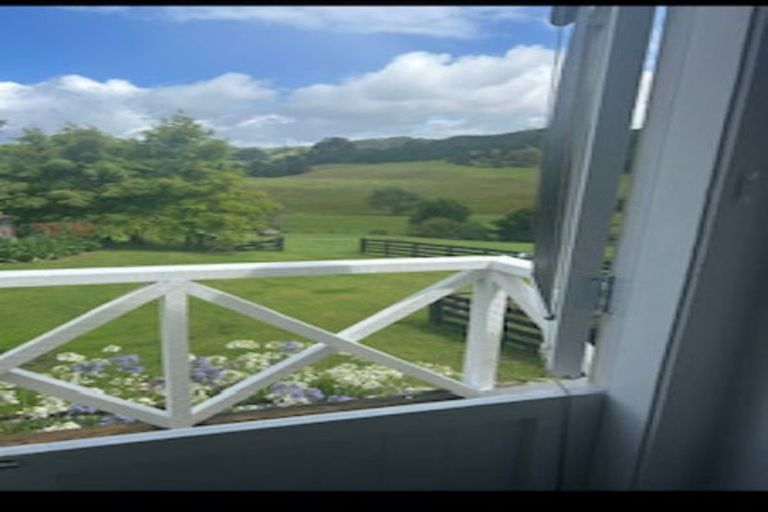 Photo of property in 141 Annett Road, Kumeu, 0891