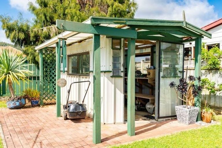 Photo of property in 1 Douglas Street, Kensington, Whangarei, 0112