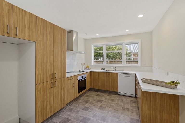 Photo of property in 224 Weston Road, St Albans, Christchurch, 8052