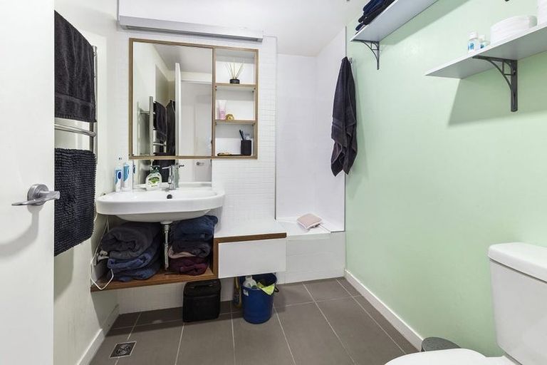 Photo of property in Piermont Apartments, 3b/82 Cable Street, Te Aro, Wellington, 6011