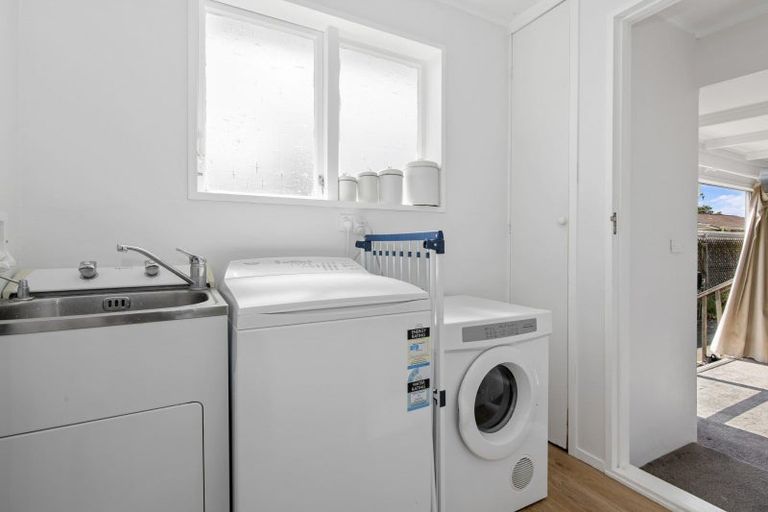 Photo of property in 2/45 Riverside Road, Orewa, 0931