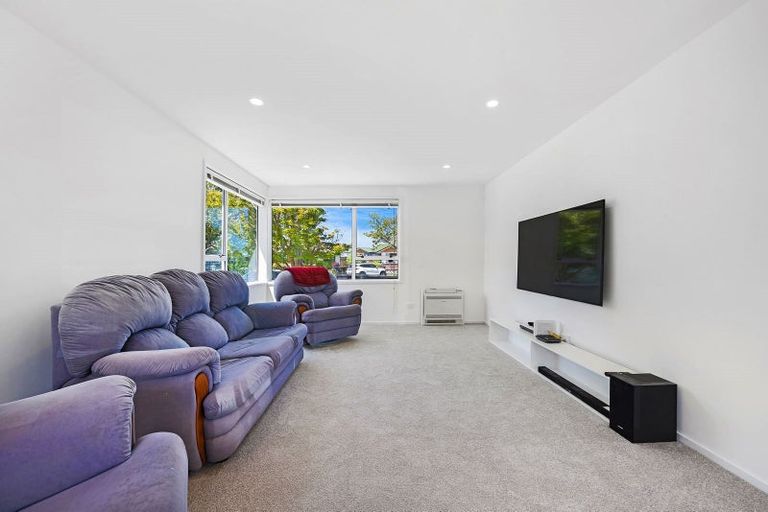 Photo of property in 19 Martbern Crescent, Bishopdale, Christchurch, 8053