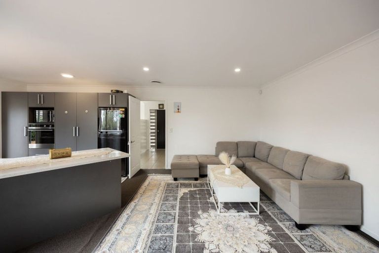 Photo of property in 5 Compton Grove, Huntington, Hamilton, 3210