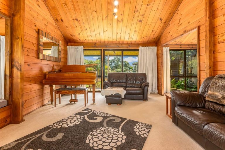 Photo of property in 2 Bosun Terrace, Whitby, Porirua, 5024