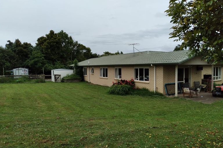 Photo of property in 34 Awaroa Stream Drive, Waiuku, 2123