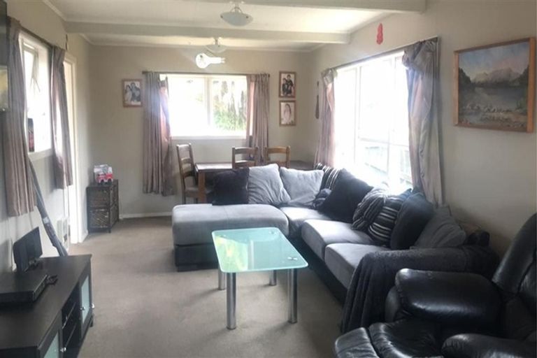 Photo of property in 5 Tudor Place, Mount Maunganui, 3116