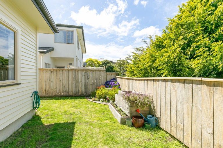 Photo of property in 23 Chippenham Grove, Churton Park, Wellington, 6037