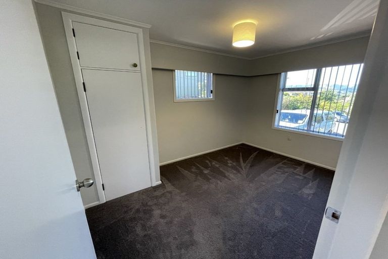 Photo of property in 27 Mana View Road, Paremata, Porirua, 5026