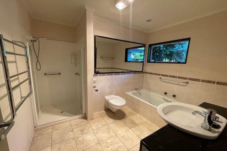 Photo of property in 87 Point View Drive, East Tamaki Heights, Auckland, 2016