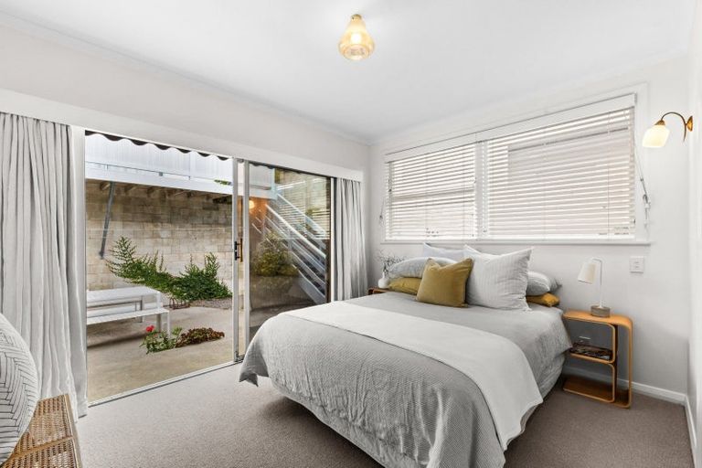 Photo of property in 10 North Terrace, Westshore, Napier, 4110