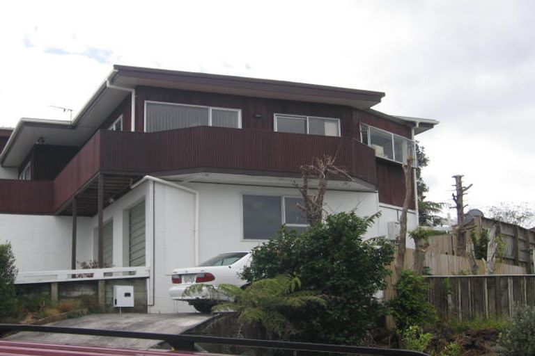 Photo of property in 2/3 Colin Wild Place, Glenfield, Auckland, 0629