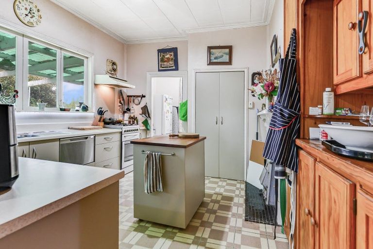 Photo of property in 50 Forest Lake Road, Forest Lake, Hamilton, 3200