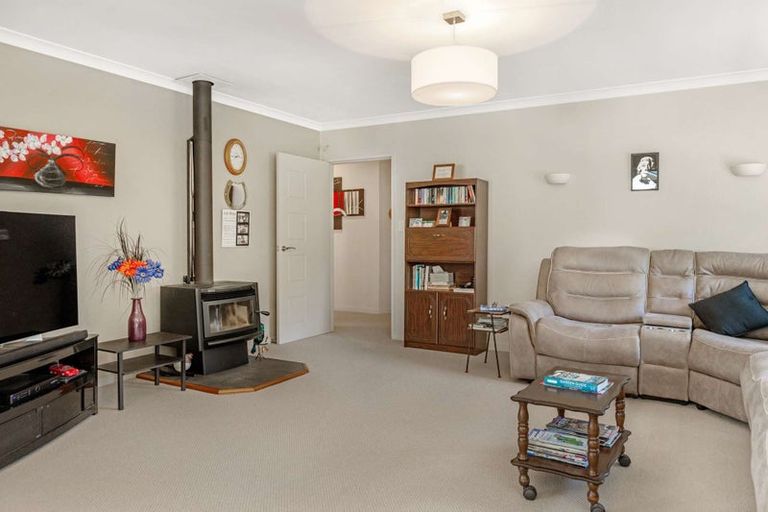 Photo of property in 18 Pickwick Road, Otamatea, Whanganui, 4571