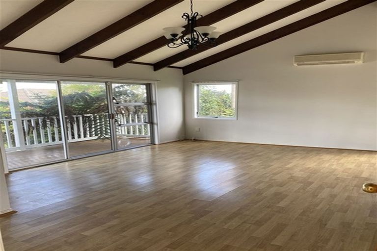 Photo of property in 4 Tadley Court, Goodwood Heights, Auckland, 2105