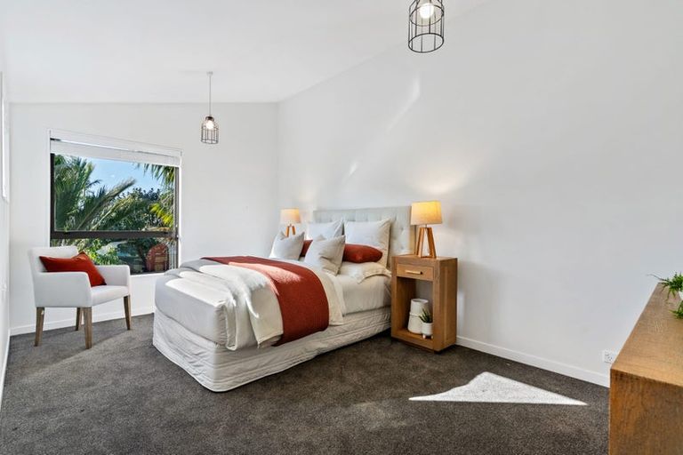 Photo of property in 6 Birchwood Grove, Greenhithe, Auckland, 0632