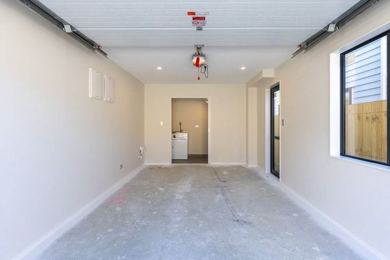 Photo of property in 6d Kaweka Street, New Lynn, Auckland, 0600