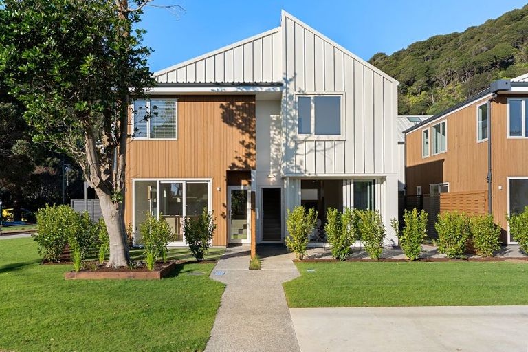 Photo of property in 2/17 Puriri Street, Woburn, Lower Hutt, 5010