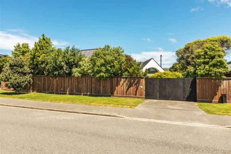 Photo of property in 244 Major Hornbrook Road, Mount Pleasant, Christchurch, 8081