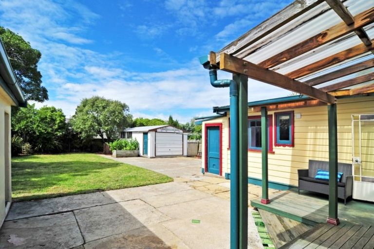 Photo of property in 61 Cutten Street, South Dunedin, Dunedin, 9012