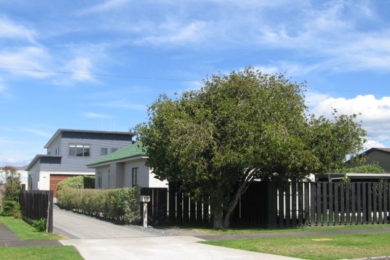 Photo of property in 18 Ngatai Road, Otumoetai, Tauranga, 3110