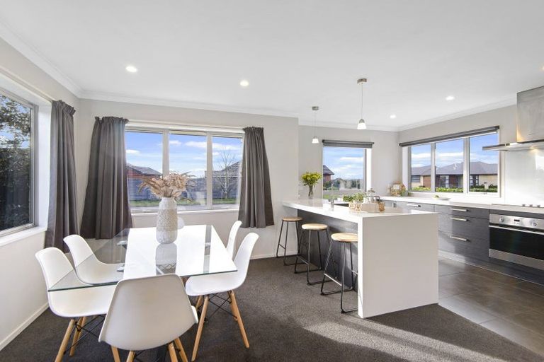 Photo of property in 6 Dundee Close, Darfield, 7510