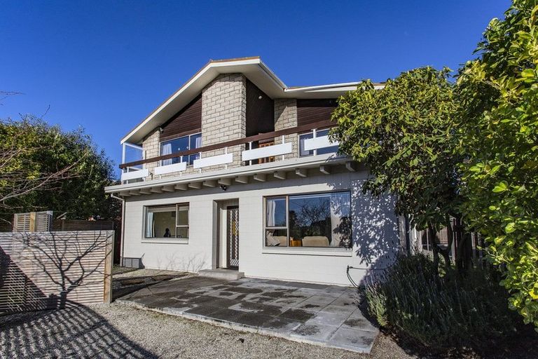 Photo of property in 2/26 Camberwell Place, Avonhead, Christchurch, 8042