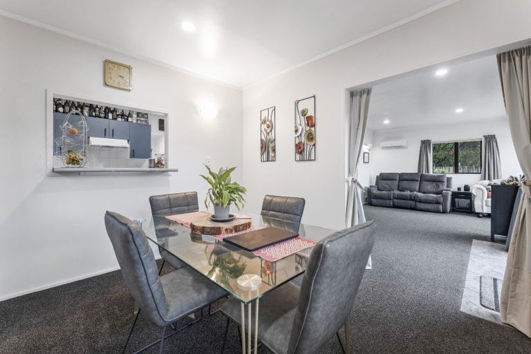 Photo of property in 92 Heta Road, Highlands Park, New Plymouth, 4312