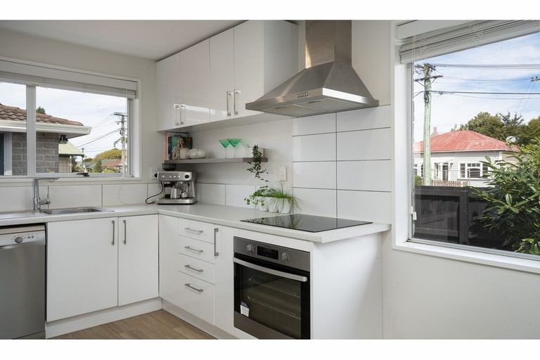 Photo of property in 2/19 Walton Street, Sydenham, Christchurch, 8023
