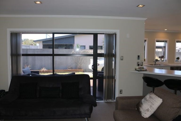 Photo of property in 65a Rosalie Terrace, Kelvin Grove, Palmerston North, 4414
