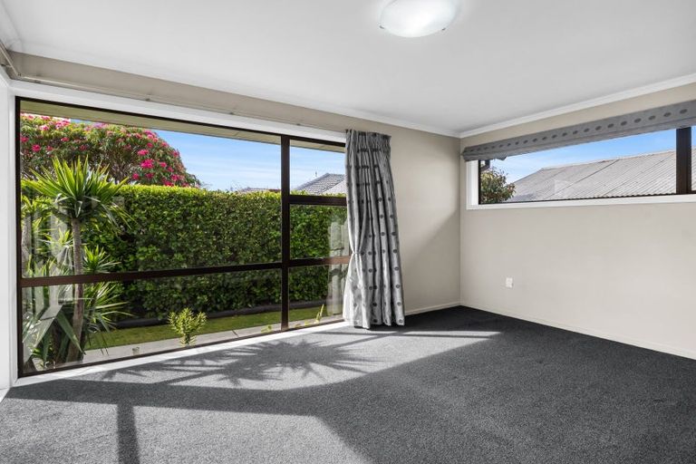 Photo of property in 12 Masham Road, Broomfield, Christchurch, 8042