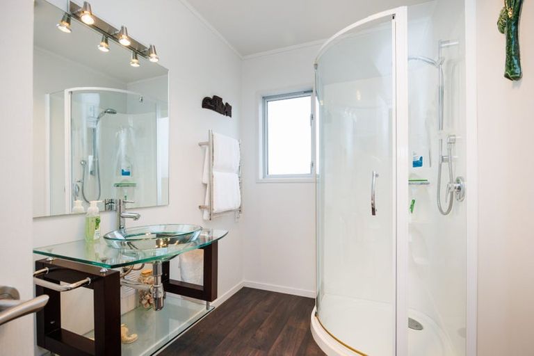 Photo of property in 18 Robbie Street, Foxton Beach, Foxton, 4815