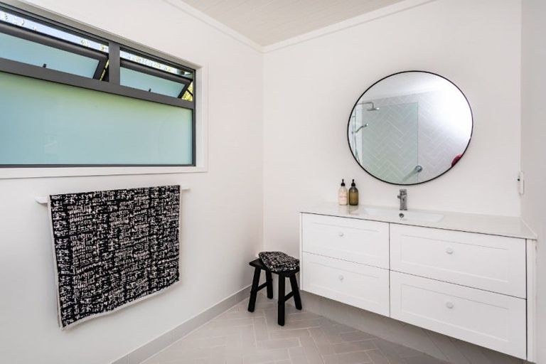 Photo of property in 113 Moana Anu Anu Avenue, Whangamata, 3620