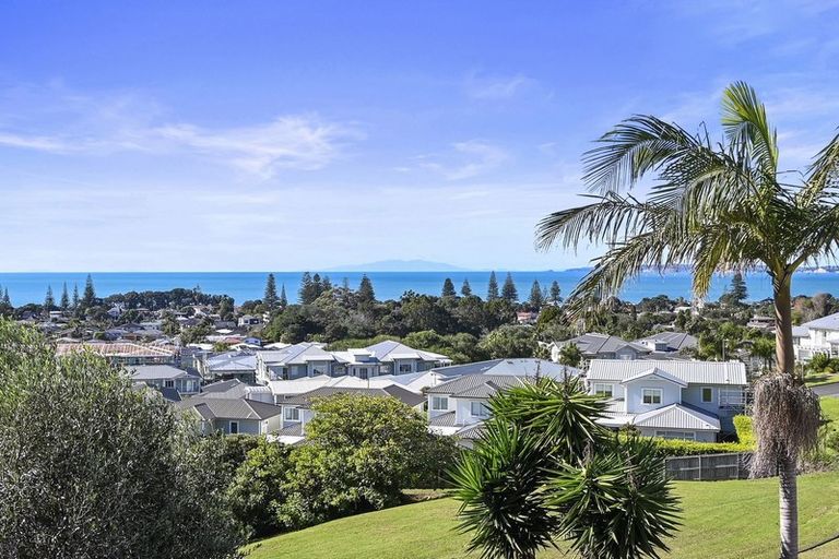 Photo of property in 2/18 Ngahere Views, Orewa, 0931