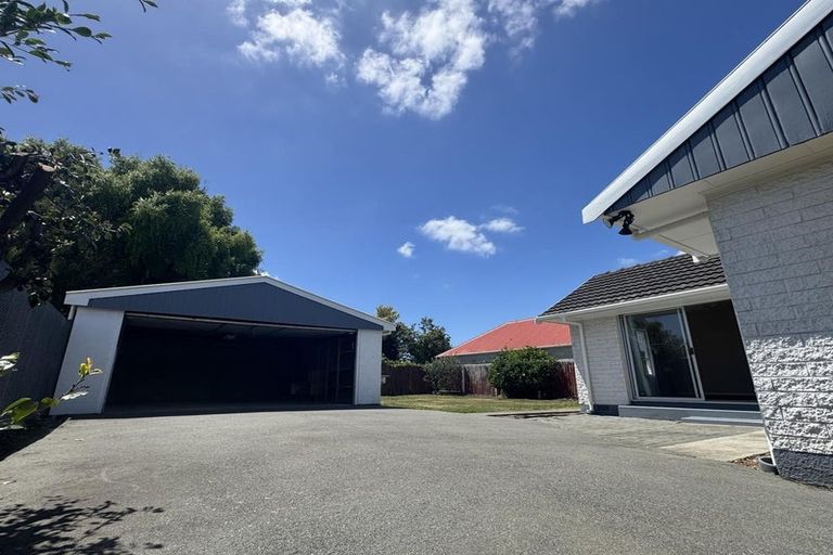 Photo of property in 10 Ambleside Drive, Burnside, Christchurch, 8053