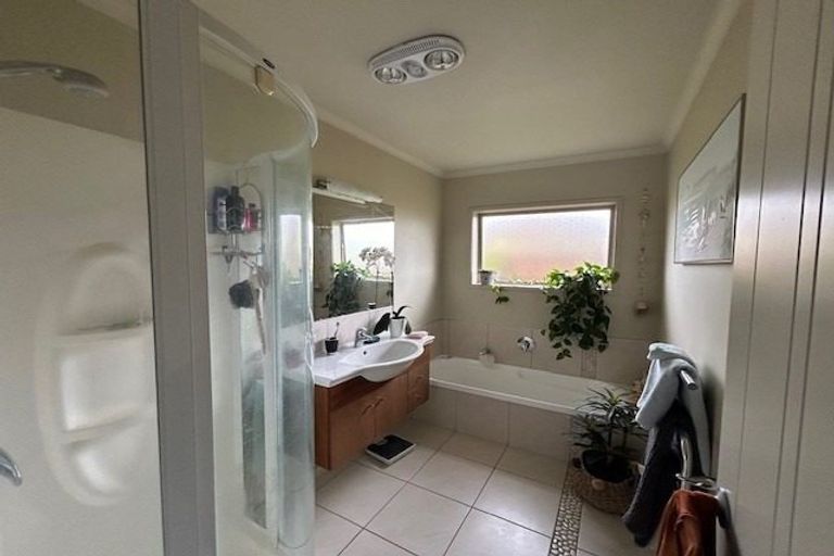 Photo of property in 8 Paul Close, Papamoa Beach, Papamoa, 3118