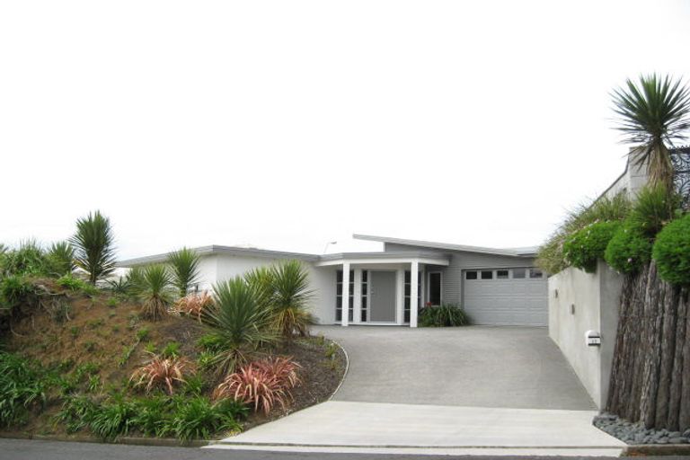 Photo of property in 17 Baring Terrace, Strandon, New Plymouth, 4312