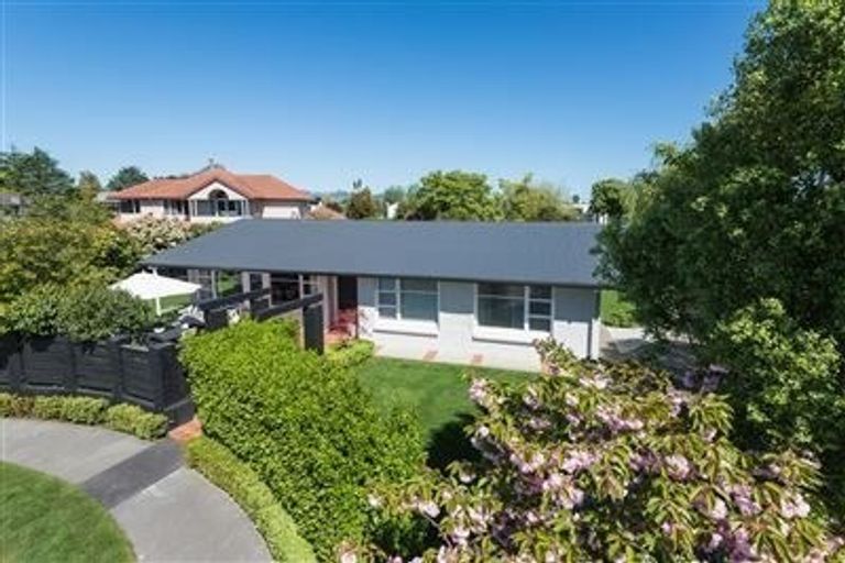 Photo of property in 11 Chislehurst Place, Bryndwr, Christchurch, 8052