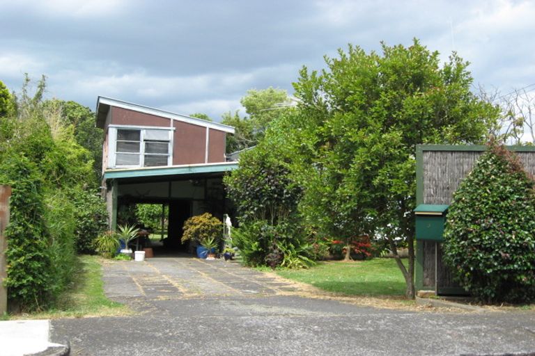 Photo of property in 3 Waterfront Road, Mangere Bridge, Auckland, 2022