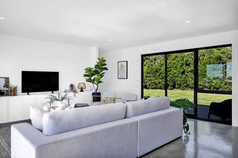 Photo of property in 386 Kaihihi Road, Okato, New Plymouth, 4381