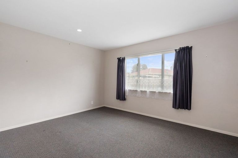 Photo of property in 15 Penney Green, Nawton, Hamilton, 3200