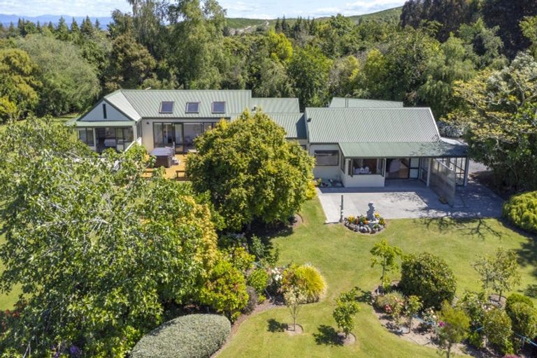 Photo of property in 71 Gillespie Place, Acacia Bay, Taupo, 3385