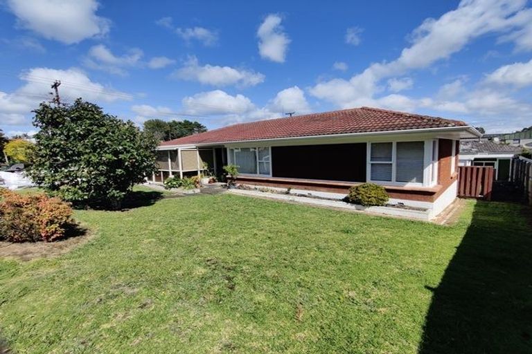 Photo of property in 2 Wells Road, Bucklands Beach, Auckland, 2012