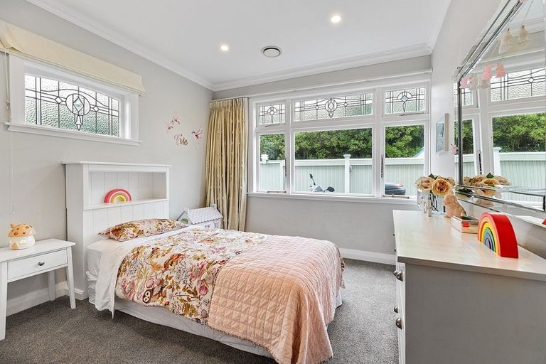 Photo of property in 90 Melbourne Road, Island Bay, Wellington, 6023